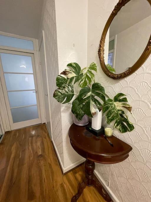 Spacious Bungalow In London, Near Central London, The Excel Centre And The O2, Ideal For Families Exterior photo